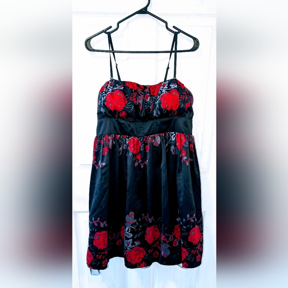 Suzy Shier Dresses & Skirts - Suzy Shier Black and Red Floral Midi Dress